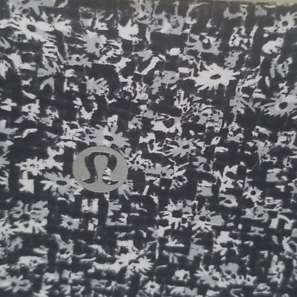 Lululemon cropped leggings - Picture 9 of 16